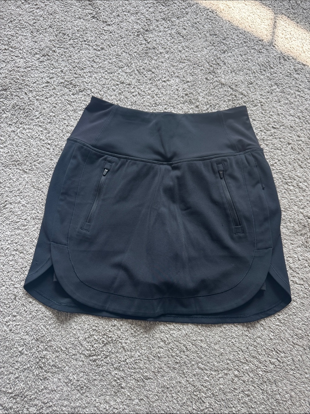 Athleta Black Fairway Golf Skort 16” with Zip Pockets